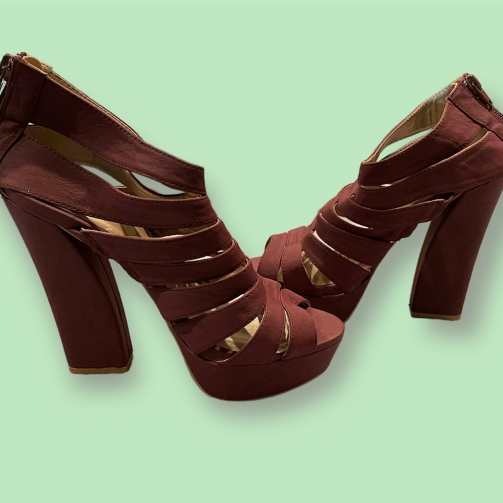 Qupid Heels - Never worn - Size 7 - Burgundy